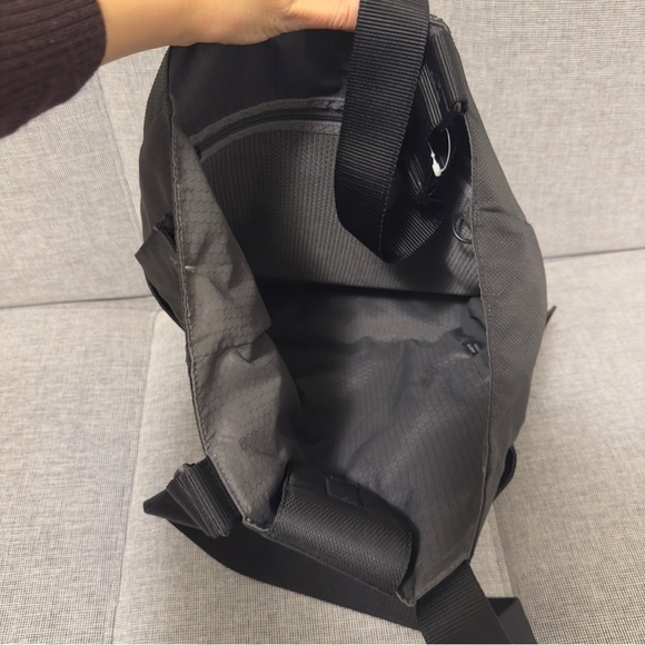 Tumi Black Tote Bag - Picture 8 of 10